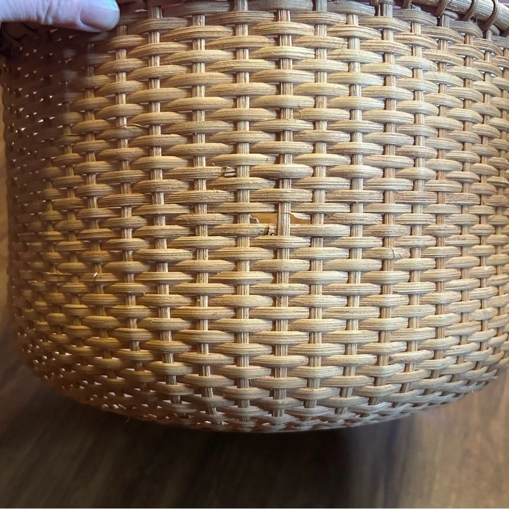 Woven Basket with Handle Vintage Nantucket basket with lid